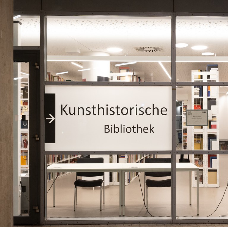 EingangBibliothek.jpg