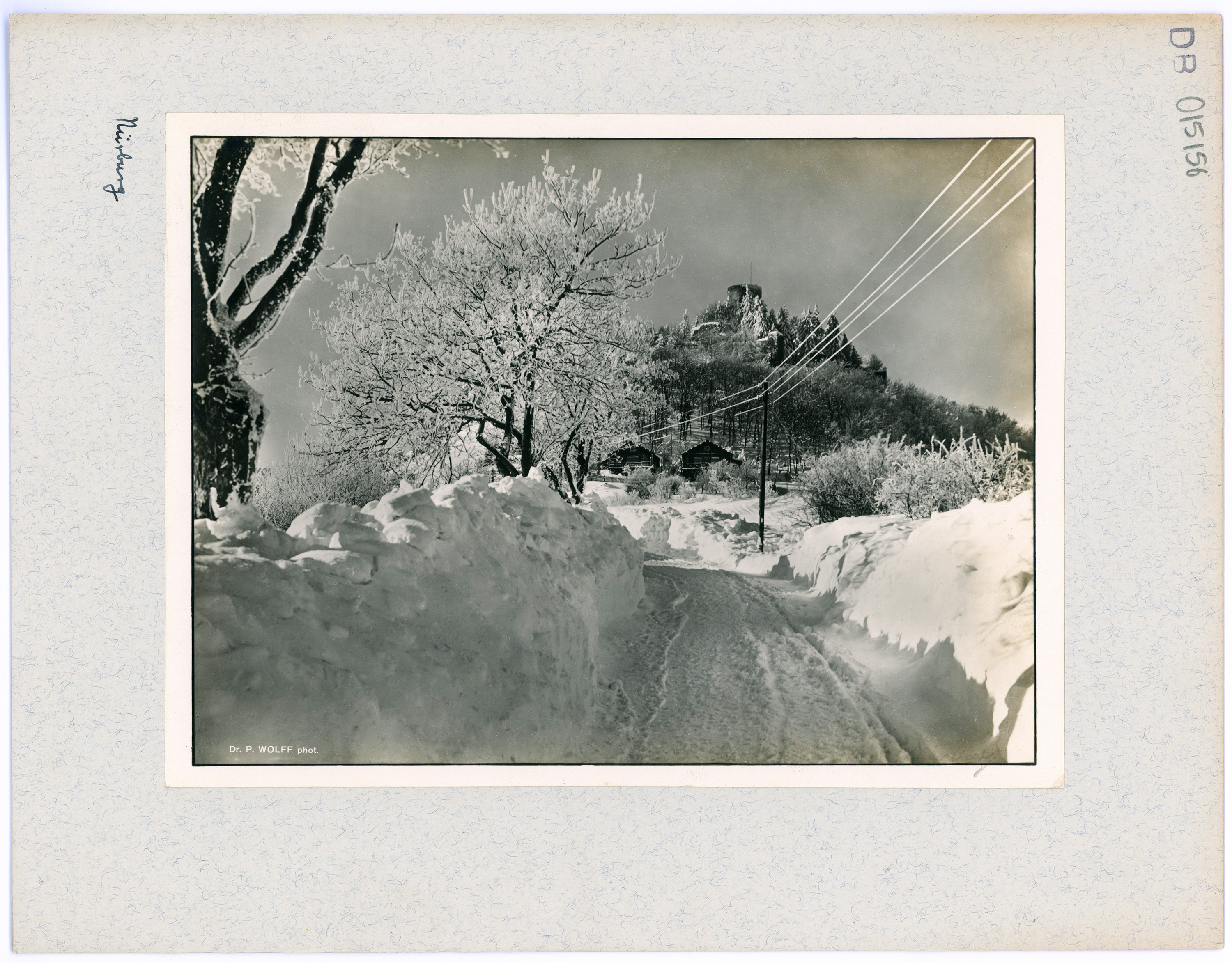 Fotografie von der Straße zur Nürburg im Schnee